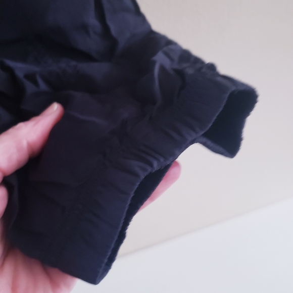 Lululemon Lightweight Cargo Mid-Rise Hiking Pant - Black 10 - Picture 10 of 12